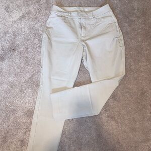 Old navy high-rise pixie cut khaki size 12.